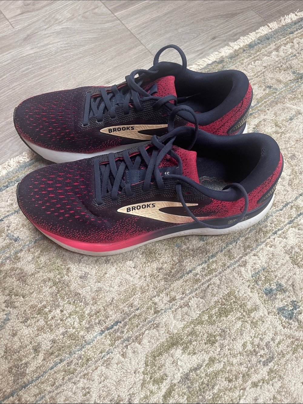 Women’s Brooks Ghost 16 . Size 10.5 - Picture 3 of 12